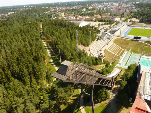 Lahti Blick von oben auf kleine Schanze
